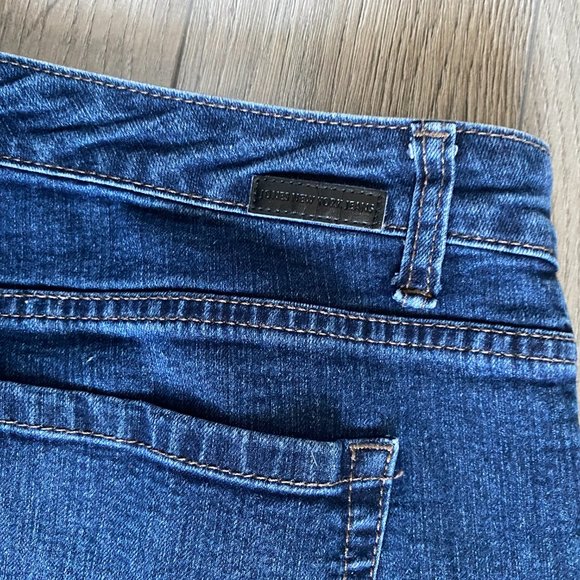 Jones New York Jeans - Size 14 Short with Secret Slimming - Picture 7 of 9